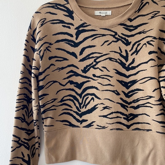 Madewell Crop Sweatshirt in Tiger Stripe - Picture 7 of 12